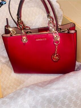 Stunning Michael Kors Ruby Red Tote With Classy Gold-Tone Hardware. New In Box❤️